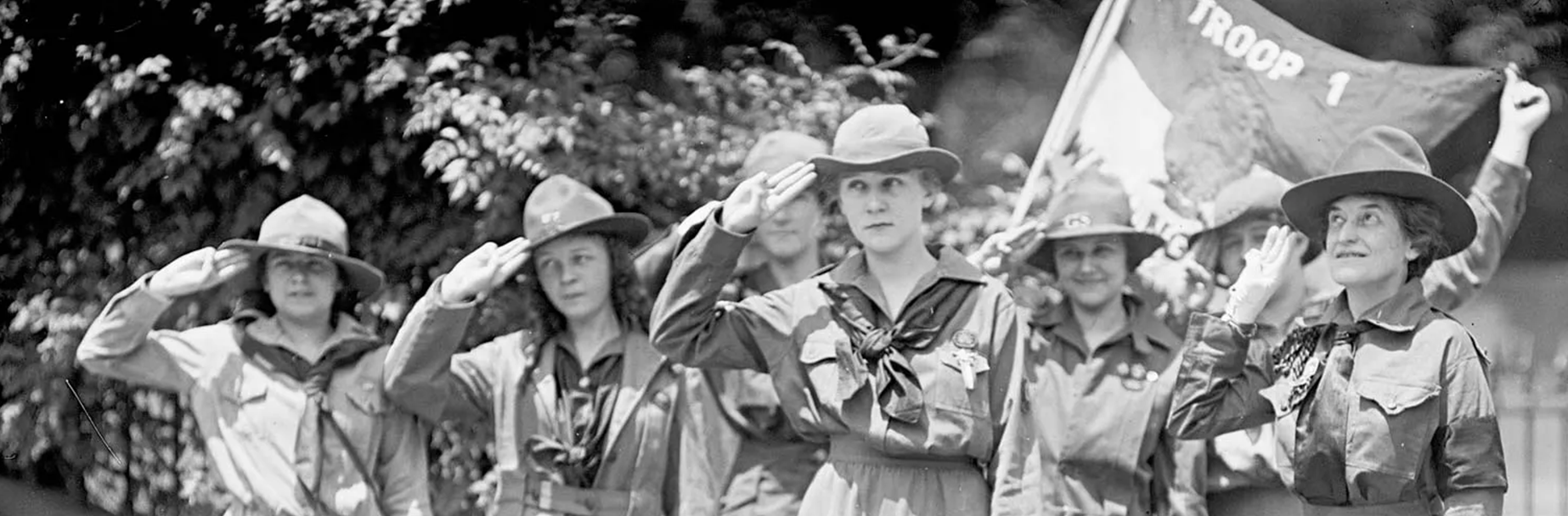  Juliette-Gordon-Low-troop-Girl-Scout-troops-1912 